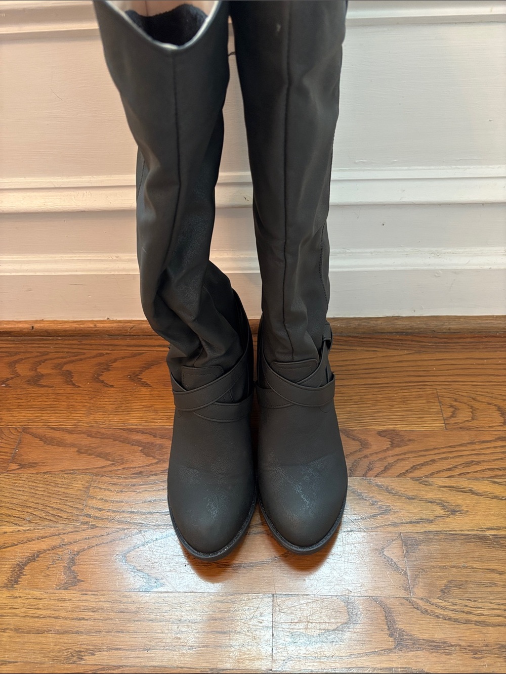 Retro Women's Cross-Strap Buckle Low-Heel Riding Boots - Picture 2 of 5